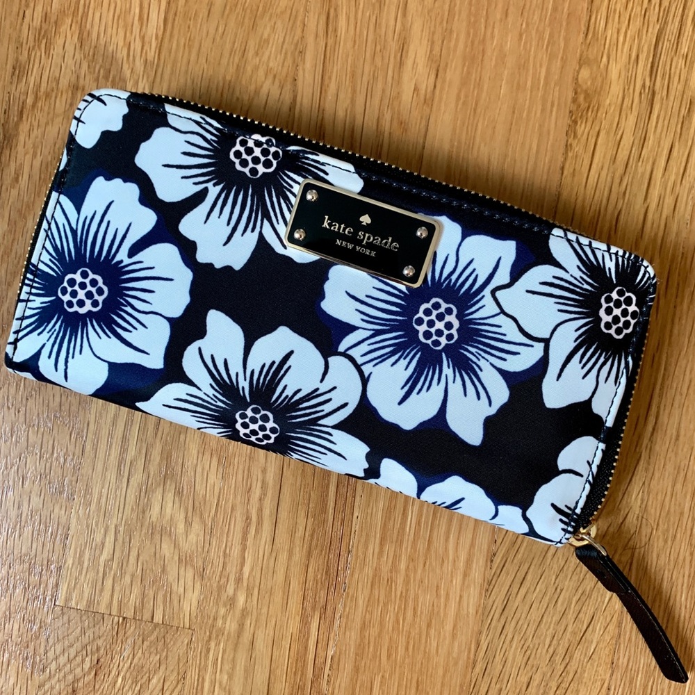 Kate Spade Zip Wallet
